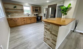 318 W 10th St, Bicknell, IN 47512