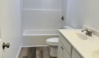 29 Village Cir, Augusta, ME 04330