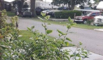 11 Lakeview Dr, Astatula, FL 34705