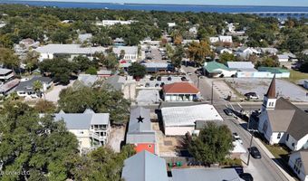 206 Main St, Bay St. Louis, MS 39520