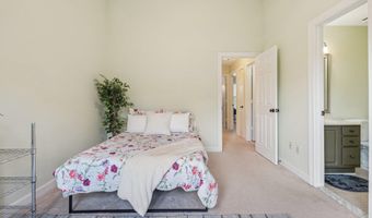 21180 HEDGEROW Ter, Ashburn, VA 20147