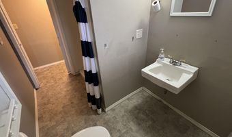 634 S Wells St, Aberdeen, SD 57401