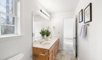 9281 Forestdale Dr, Amelia Court House, VA 23002