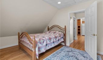30 First School St, Bristol, RI 02809