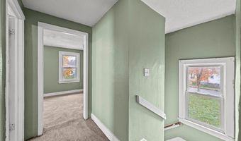 884 Lovers Ln, Akron, OH 44306