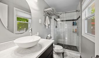 20 Club Ln, Cheshire, CT 06410