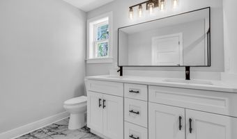 512 Seaman Ave, Beachwood, NJ 08722