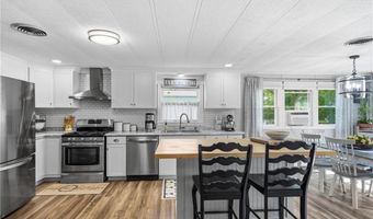 36 Cantaberry Ln, Coventry, RI 02816
