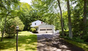 3 Deerfield Dr, Clinton, CT 06413