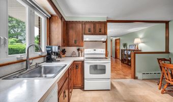 6 Woodlawn Dr, Cromwell, CT 06416