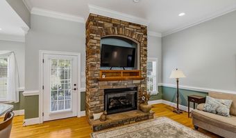 821 E Golden View Ln, Boiling Springs, SC 29316