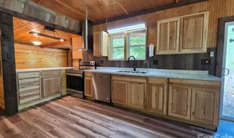 92 Buchanan Dr, Bakersville, NC 28705