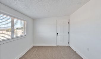 21588 Viento Rd, Apple Valley, CA 92308