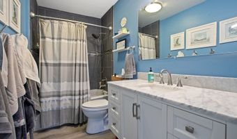 40511 N Minena St, Antioch, IL 60002