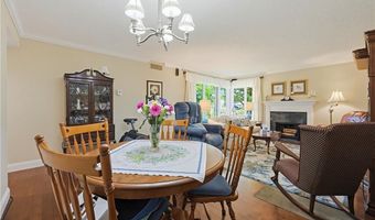 77 Windward Ln, Bristol, RI 02809