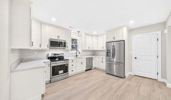 6 Mchugh Ave, Billerica, MA 01821