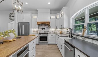 245 Creek Crossing St, Alvord, TX 76225