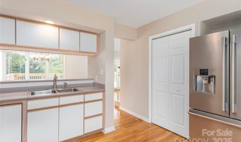 2 New Cross South S, Asheville, NC 28805