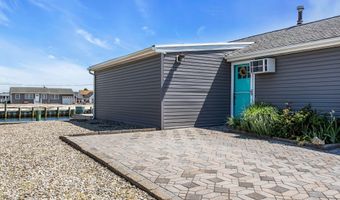 209 Fernwood Dr, Bayville, NJ 08721