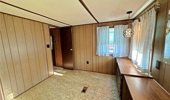 25 East Dr, East Providence, RI 02916