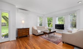 421 Bellevue Ave 2A, Newport, RI 02840