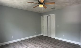 8 Linden St, Bristol, RI 02809