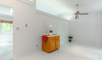 2 Oak Grove Rd, Arden, NC 28704