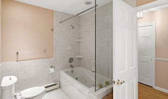 4053 WEDGEWOOD Rd, Allentown, PA 18104