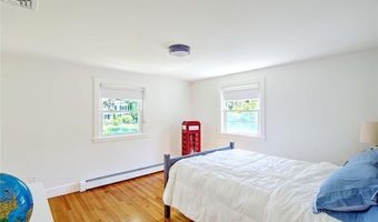 29 Melrose Ave, Barrington, RI 02806