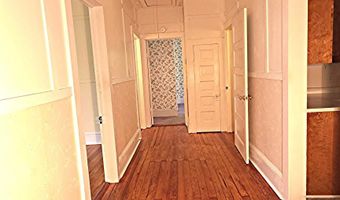102 Wardlaw St, Abbeville, SC 29620