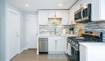 14 Brinley St, Newport, RI 02840