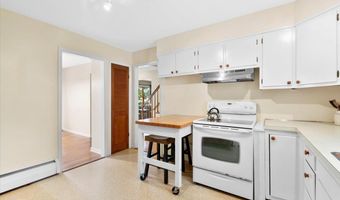 9 Sunset Dr, Altamont, NY 12009