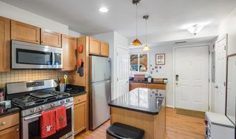 1215 N VAN DORN St, Alexandria, VA 22304