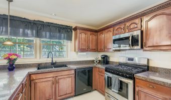 1967 N Woodland Ln, Arlington Heights, IL 60004