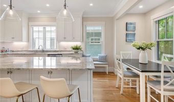 36 Bull St, Newport, RI 02840