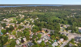 121 Spofford Ave, Warwick, RI 02888