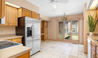 271 N McClellan St 105, Auburn, IN 46706