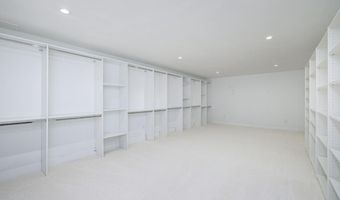 6172 Hellner Rd, Ann Arbor, MI 48105