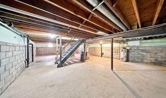 4 Laurel Dr, Albany, NY 12211