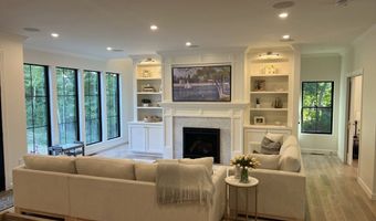 10 Ferry Ln, Berkley, MA 02779