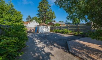 137 Kingstown Rd, Narragansett, RI 02882