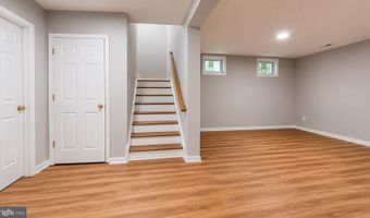 7302 IVYCREST Pl, Annandale, VA 22003