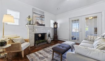 16 Courtway St, Narragansett, RI 02882