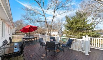 21 Steere Dr, Johnston, RI 02919