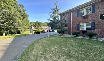 136 Liberty St, Clinton, CT 06413