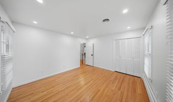 5 Beaver Pond Rd, Albany, NY 12211