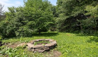 71 Eagle Peak Rd, Brookfield, VT 05060