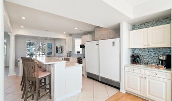 8 Jibsail Dr, Bayville, NJ 08721