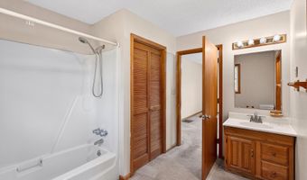 111 Highland Acres Dr, Boiling Springs, SC 29316