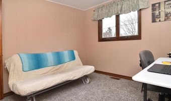 151 E Shore Rd, Narragansett, RI 02882